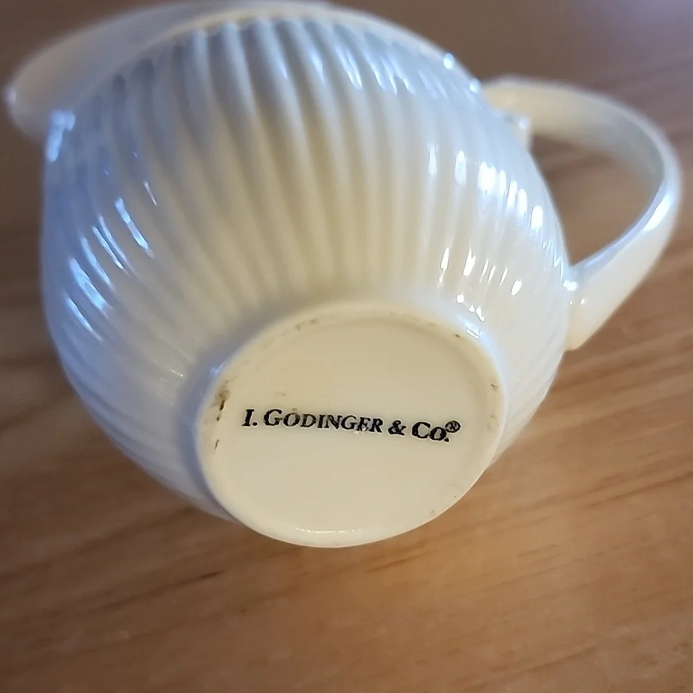 I.GODINGER & CO. IVORY CREAMER PITCHER. - Picture 5 of 6
